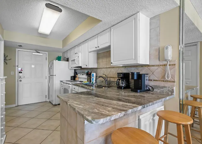 Surf Side Shores 1402 *